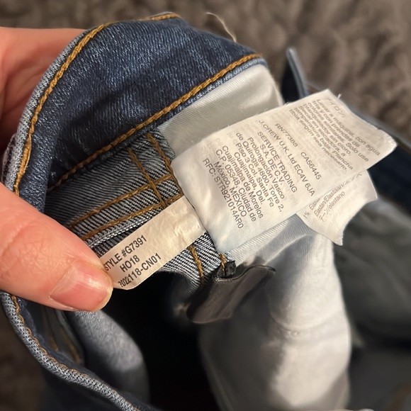 Madewell 10" High-Rise Skinny Jeans in Danny Wash - Picture 6 of 7